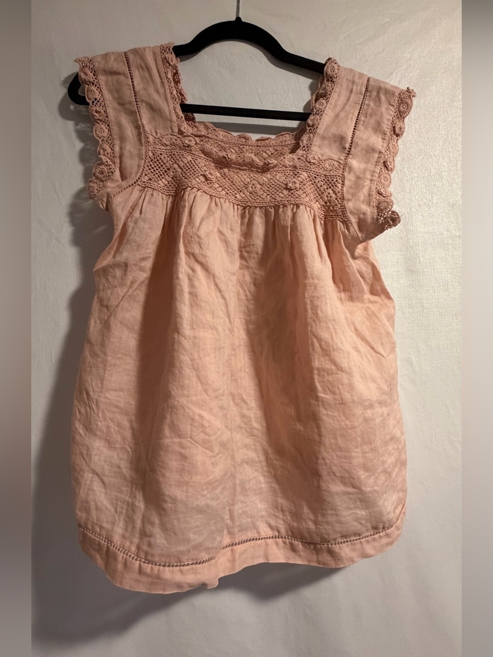 Tahari Peach Crochet Yoke Sleeveless Blouse